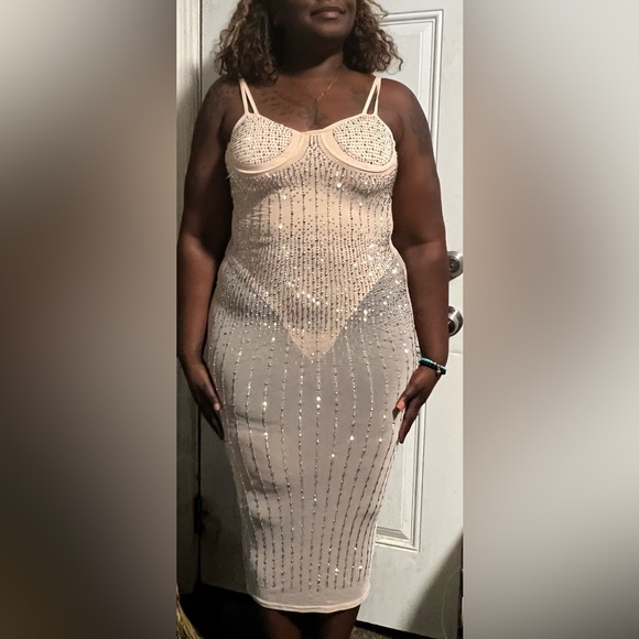 Elegant Sequin Dress in Cream - Picture 1 of 4